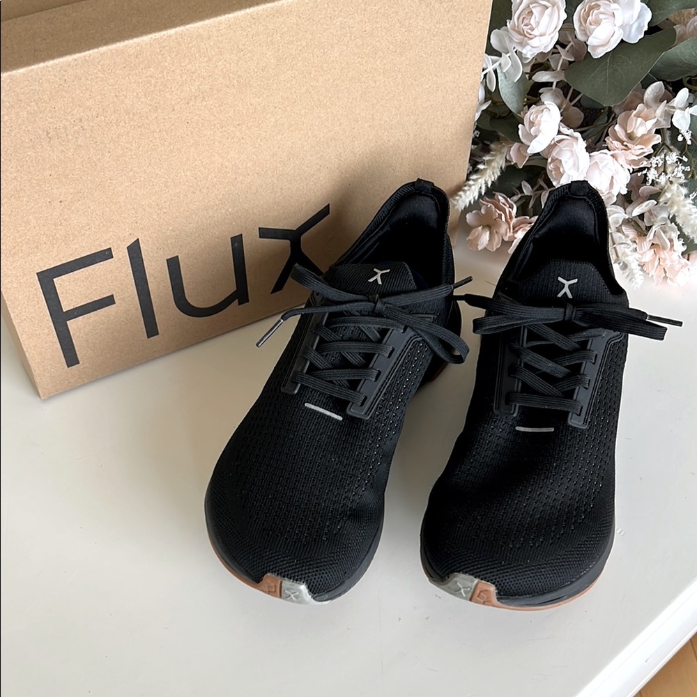 FLUX Black ADAPT Athletic Runner Size 7.5